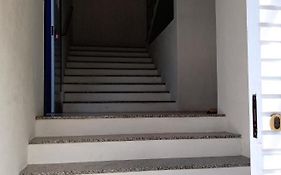 Casa nova com suítes amplas